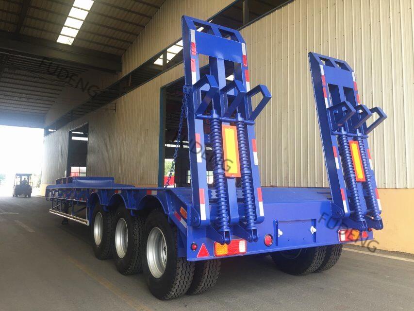 Tri axles 60 tons cat 7 transport lowdeck semi trailer2
