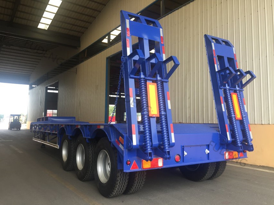 60Ton Low bed Semi Trailer With Mechanical Ladder