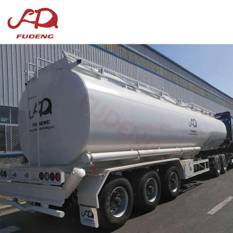 3 Axles 4 Compartment Fuel Tanker For Sale