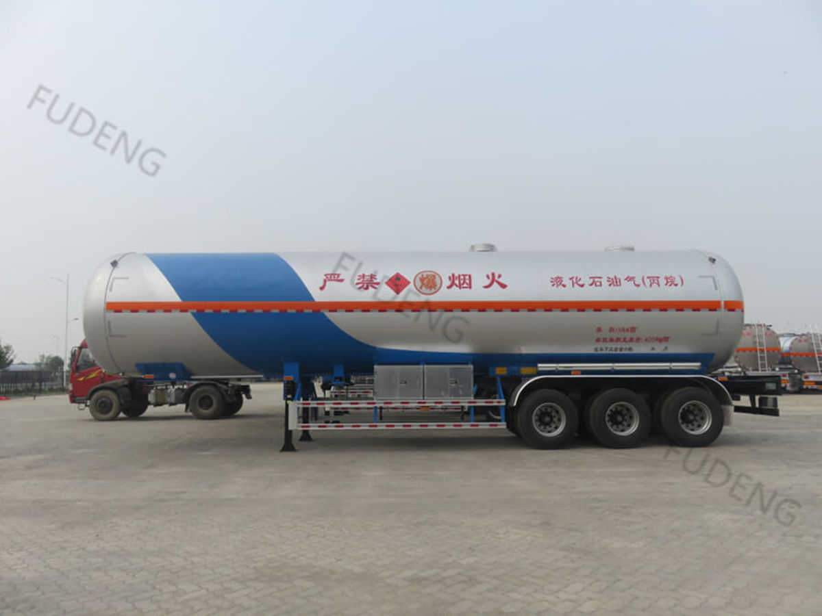 3 Axles LPG Tanker For Sale 1