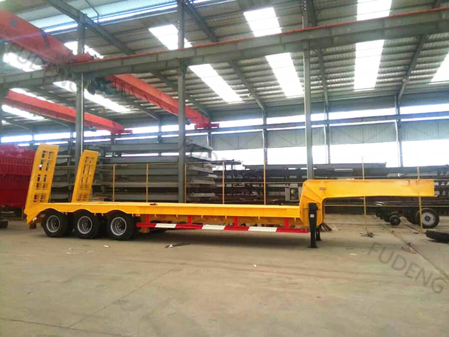3 Axles Low Bed Trailer For Sale1