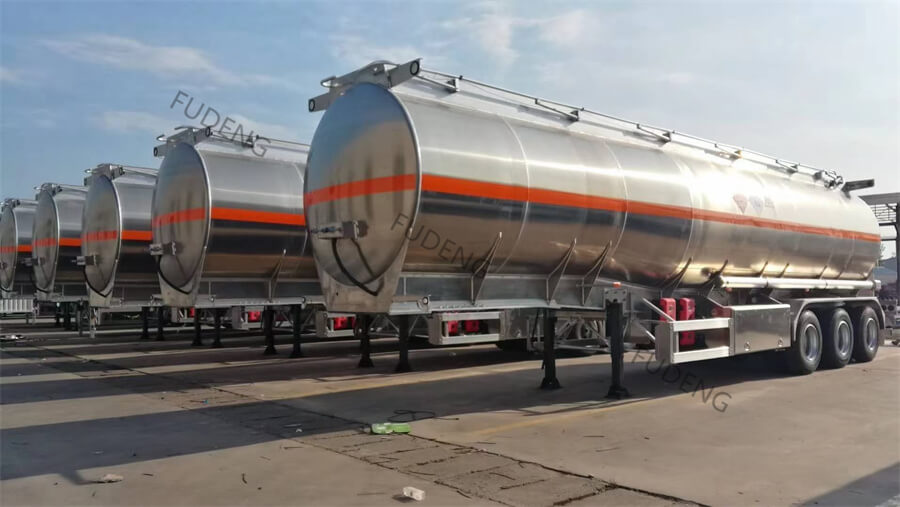 Aluminium Fuel Tanker Semi Trailer1