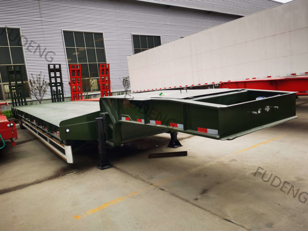 Tri Axles Low Loader Trailer China