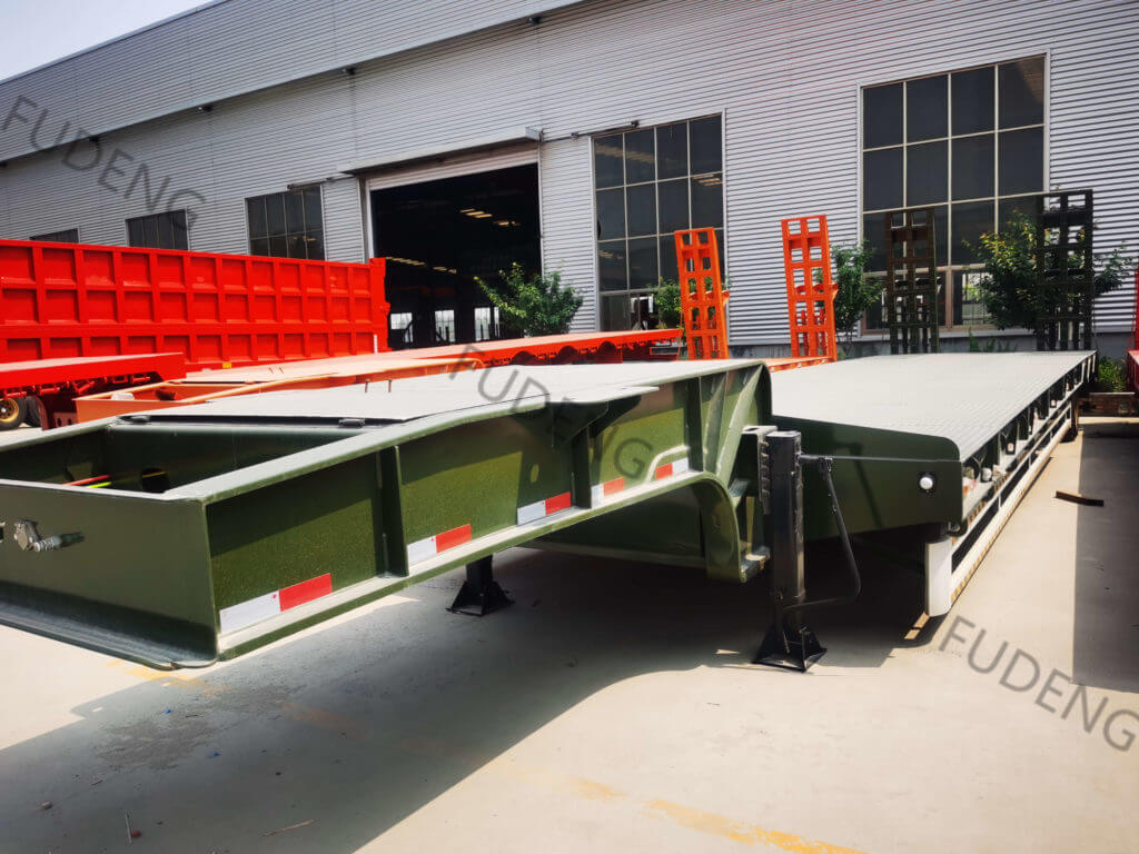 Tri Axles Low Loader Trailer China