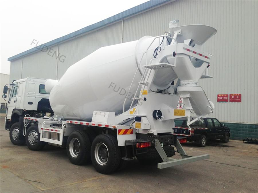 SINOTRUK HOWO 8×4 12CBM Concrete Mixer Tanker Truck