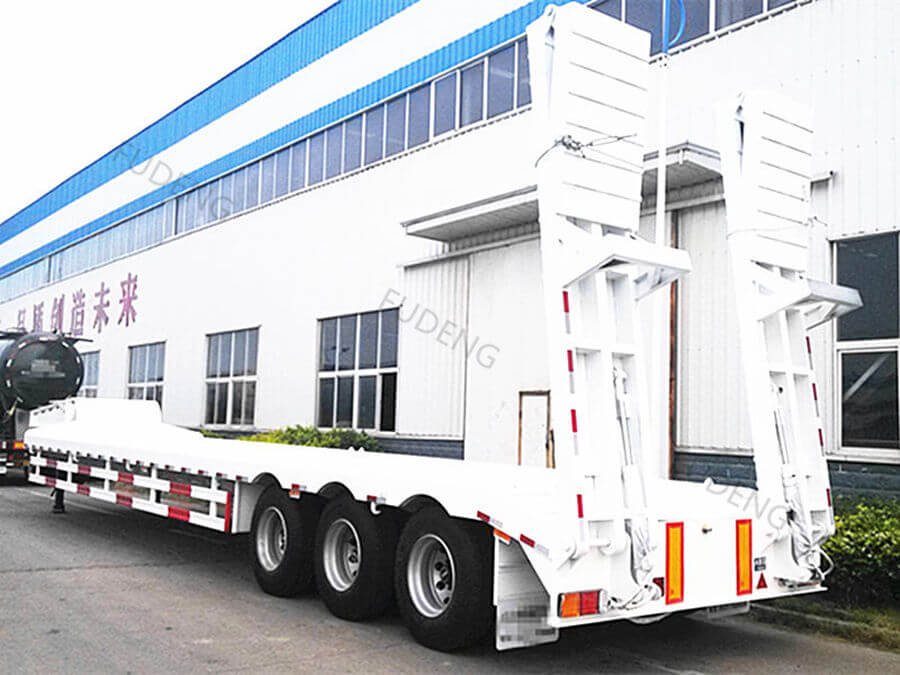 China 3 Axle 40-80 Ton Low Bed Trailer3