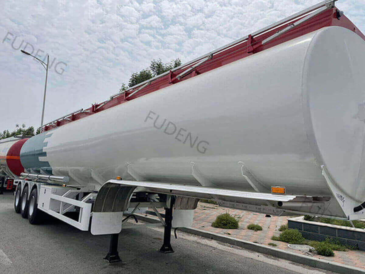 What is the advantage of aluminum fuel tanker trailers