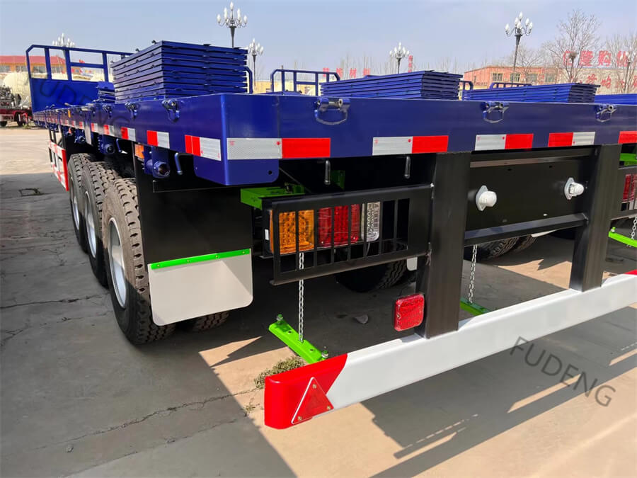 3 Axles Flatbed Trailer with Front Board01