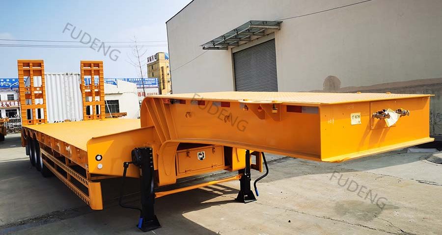 Low Flatdeck Trailer Is A Good Choice For You To Transport Heavy Goods